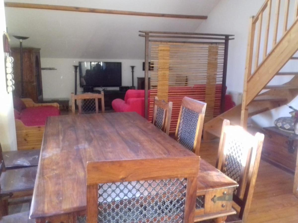 Appartement en loft 50m2 dans maison avec chambre en mezzanine et canapes lits dans salon - travaux extérieurs jusqu'en mars 2021 Saint-Pierre-de-Chartreuse Esterno foto